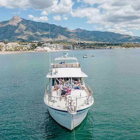 Botel Disfruta De Una Noche En Yate En Puerto Banus - Our Alissa 21 *
